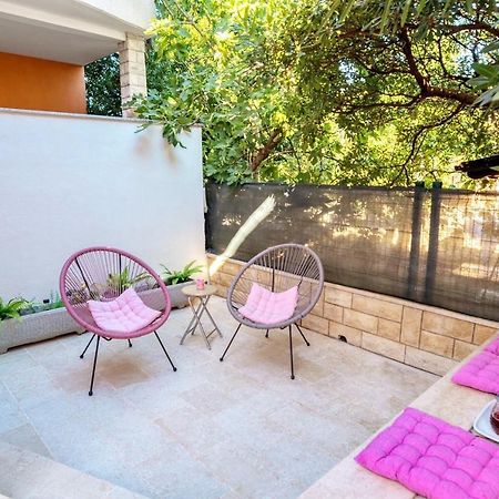 Orhideja Apartment With Private Backyard Premantura Exterior foto